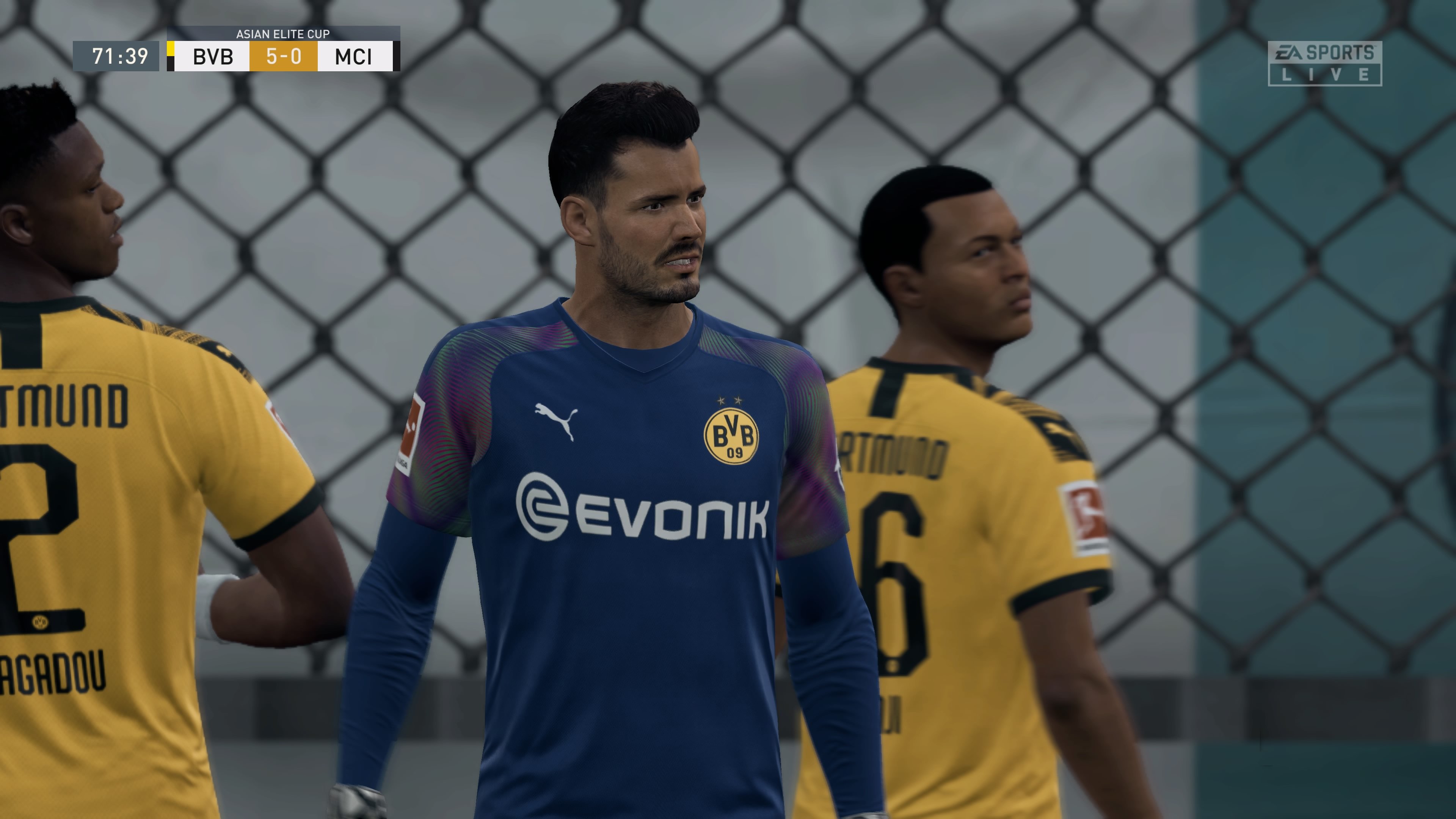 FIFA 20 + Dualshock 4 Controller Bundle